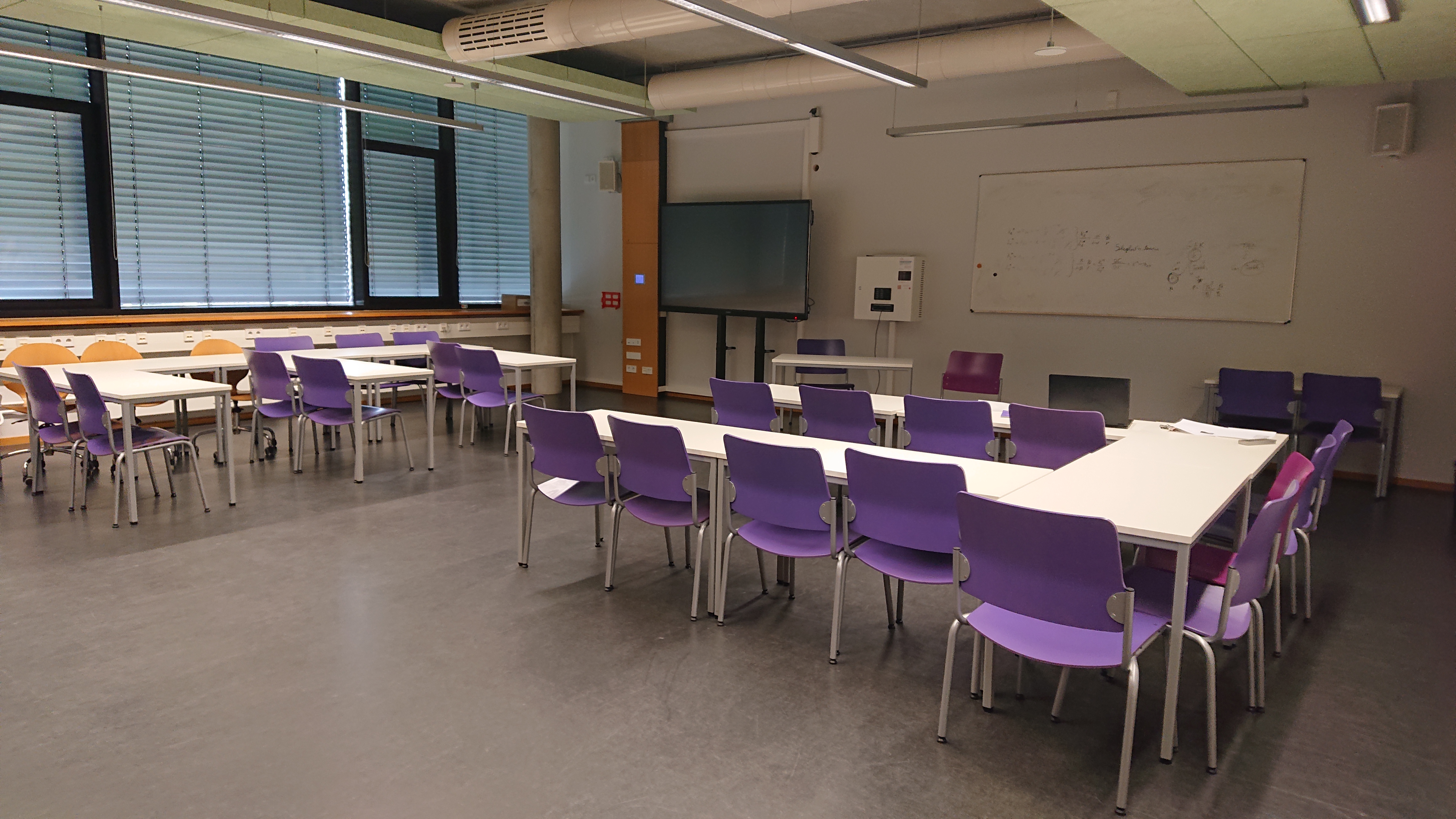 01 511 Soz / IfE Raumbild