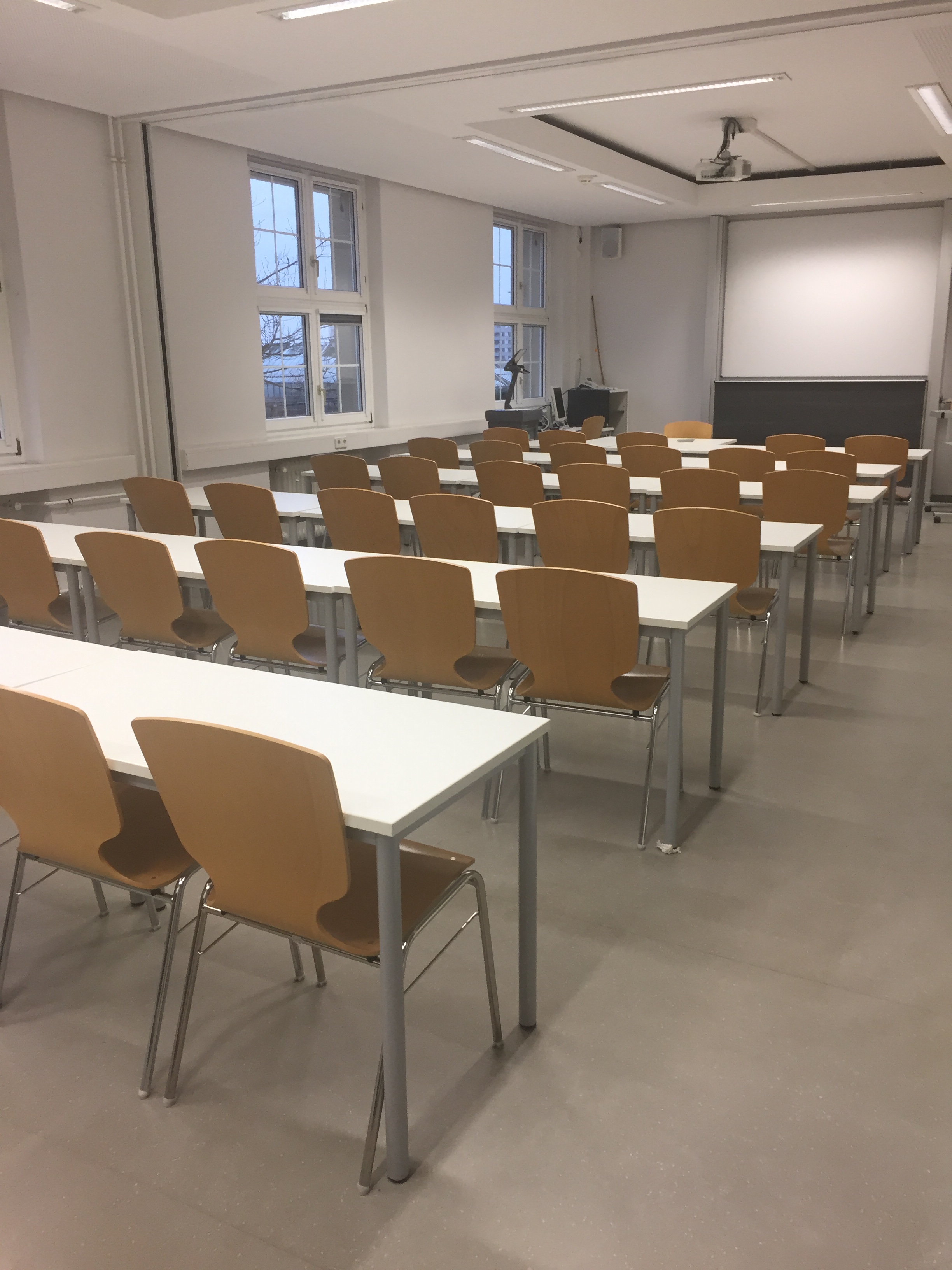 01 449 - Seminarraum 4 Raumbild